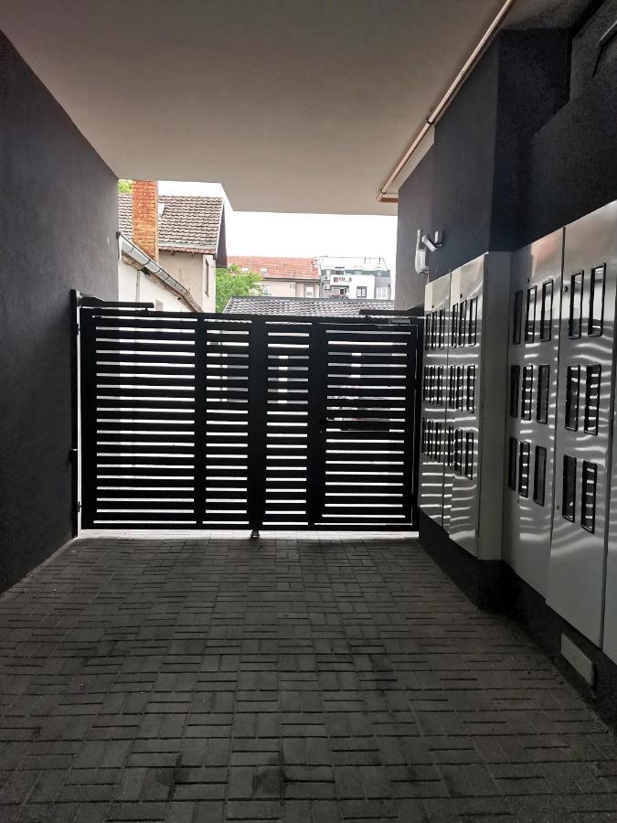 Stan Na Dan M Apartment Novi Sad Exterior photo
