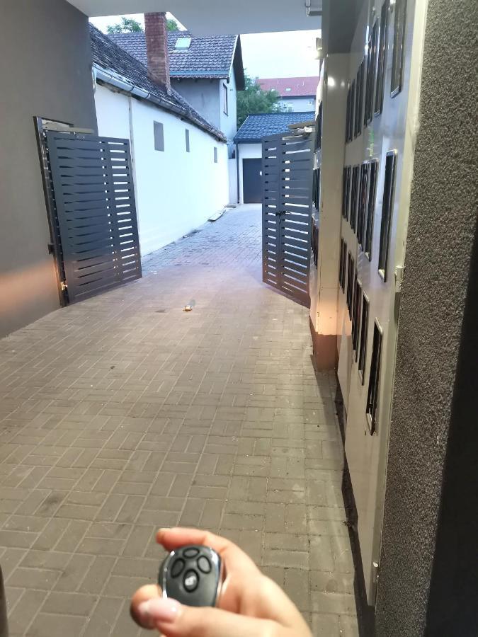 Stan Na Dan M Apartment Novi Sad Exterior photo